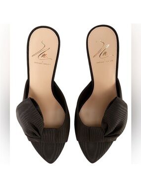 New Antonio Melani xThe Nat
Note Julieta Textured Bow Detail Dress Slide Sandals